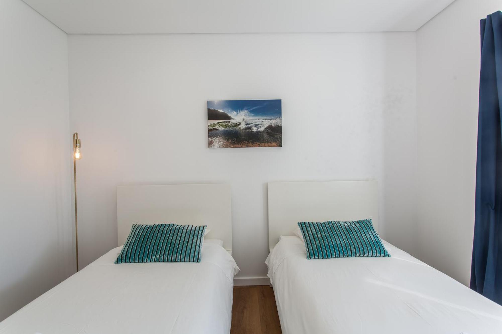 Ocean, Pines And Mountain - Renovated February 2025 - Ac Villa Colares Exterior photo